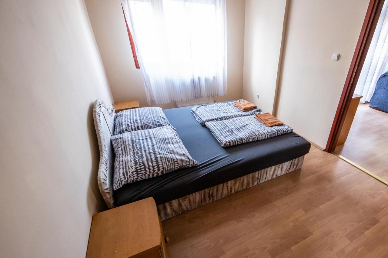 Elit Apartman Apartment Debrecen Bagian luar foto