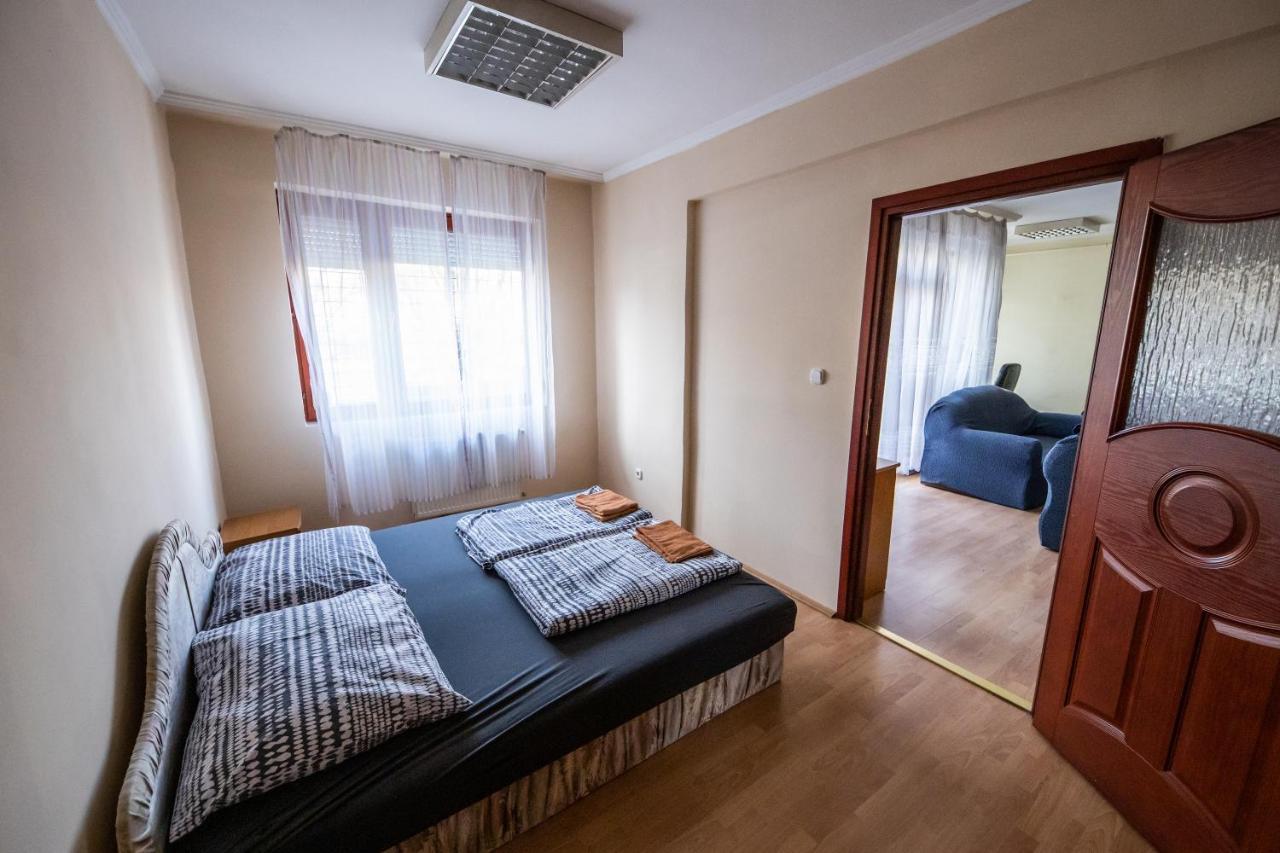 Elit Apartman Apartment Debrecen Bagian luar foto